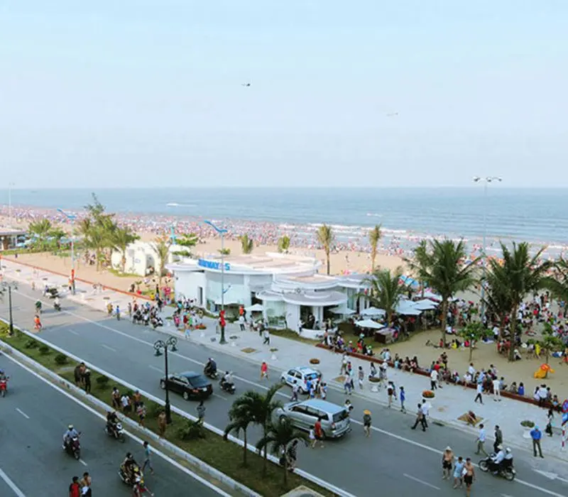 Du lịch h&egrave; Sầm Sơn, b&iacute; k&iacute;p vui chơi bung lụa qu&ecirc;n lối về 3