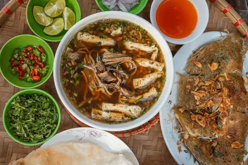 Du lịch Sầm Sơn, chốn nghỉ dưỡng tắm biển h&agrave;ng đầu Thanh H&oacute;a 15