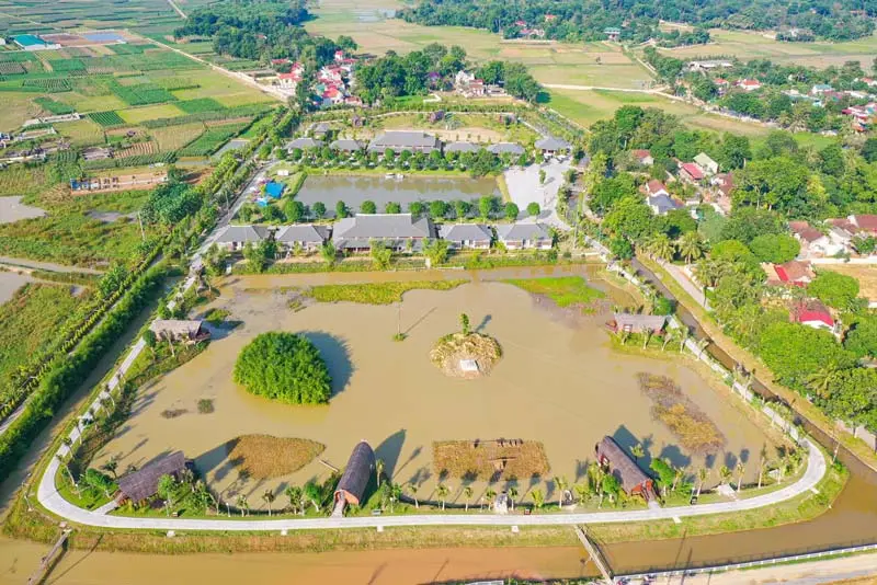 L&agrave;ng du lịch Y&ecirc;n Trung, điểm đến hấp dẫn của xứ Thanh y&ecirc;n b&igrave;nh 2
