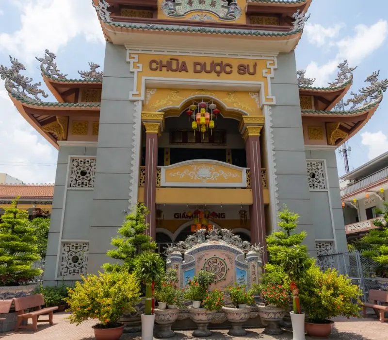 Chùa Dược Sư: Chốn bình yên để tâm hồn tĩnh lặng giữa Sài Gòn