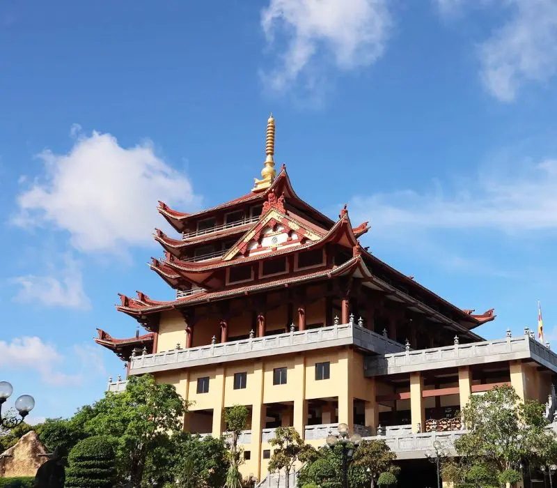 Chùa Huê Nghiêm, chốn thanh tịnh ở trung tâm Sài Gòn