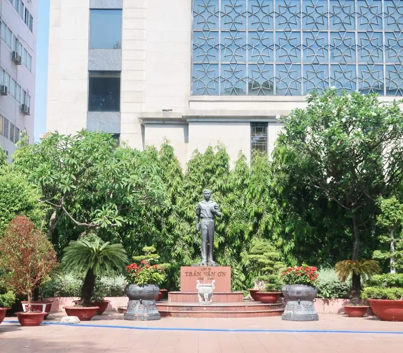 Công viên Bách Tùng Diệp, vườn nghệ thuật giữa trung tâm TP. HCM