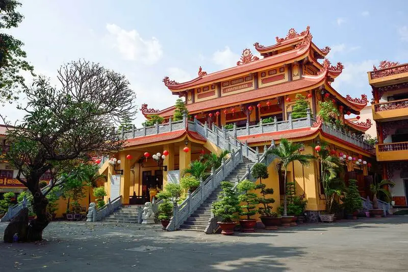 12 ng&ocirc;i ch&ugrave;a cầu b&igrave;nh an ở S&agrave;i G&ograve;n cực linh thi&ecirc;ng 3