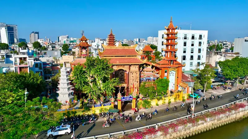 12 ng&ocirc;i ch&ugrave;a cầu b&igrave;nh an ở S&agrave;i G&ograve;n cực linh thi&ecirc;ng 11