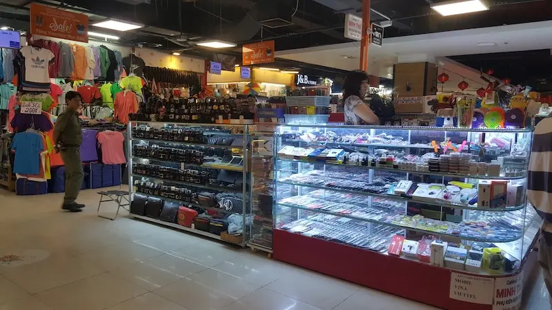 Central Market, tọa độ vui chơi v&agrave; ăn uống dưới l&ograve;ng đất 4