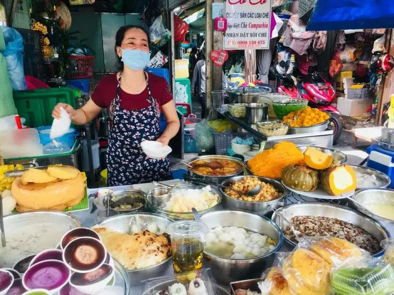Chợ ẩm thực Hồ Thị Kỷ: Khu chợ đ&ecirc;m nhộn nhịp nhất Tp.HCM 8