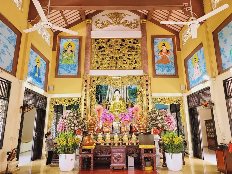 Ch&ugrave;a Dược Sư: Chốn b&igrave;nh y&ecirc;n để t&acirc;m hồn tĩnh lặng giữa S&agrave;i G&ograve;n 7