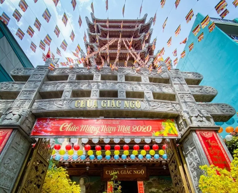 Ch&ugrave;a Gi&aacute;c Ngộ, địa điểm tổ chức kh&oacute;a tu cực gần trung t&acirc;m S&agrave;i G&ograve;n 4