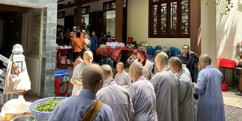 Chùa Hải Quang: Chốn tâm linh thanh tịnh giữa lòng Sài Gòn 13