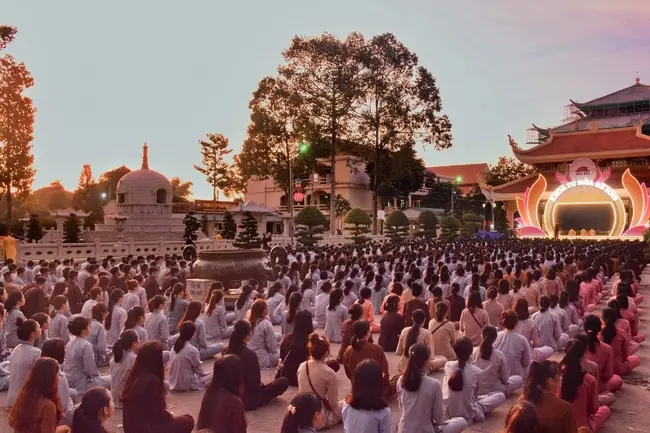 Ch&ugrave;a Hoằng Ph&aacute;p - Địa điểm linh thi&ecirc;ng gắn liền với t&acirc;m hồn S&agrave;i G&ograve;n 10