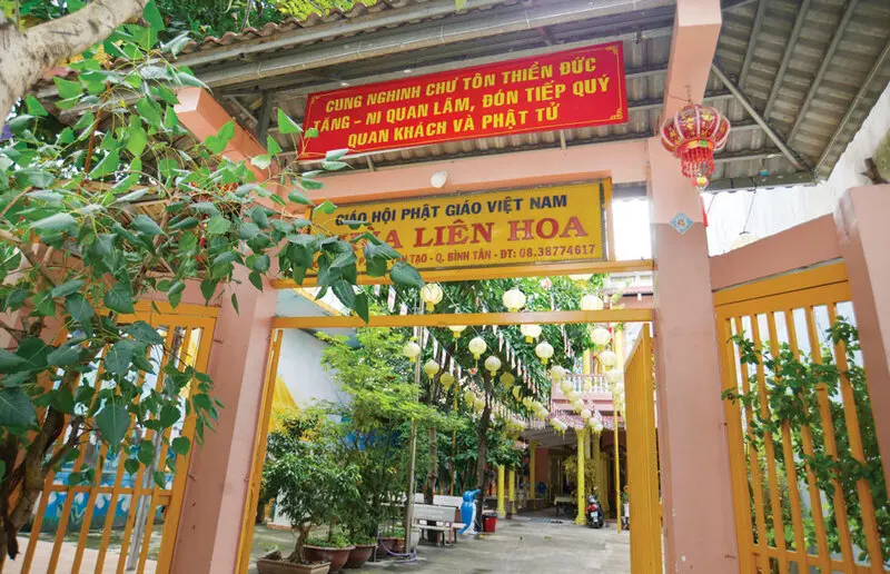 Ch&ugrave;a Li&ecirc;n Hoa, ng&ocirc;i ch&ugrave;a ph&aacute;i Bắc t&ocirc;ng 22 năm kh&ocirc;ng đốt v&agrave;ng m&atilde; 2