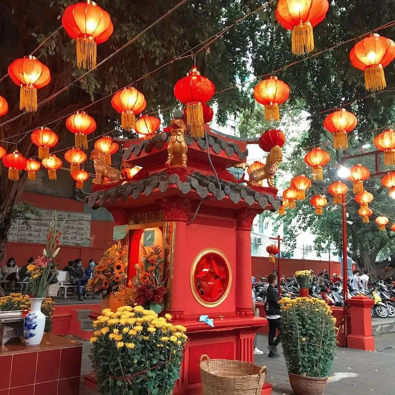 Ch&ugrave;a Ngọc Ho&agrave;ng cầu con c&aacute;i t&igrave;nh duy&ecirc;n thi&ecirc;ng bậc nhất TP.HCM 19