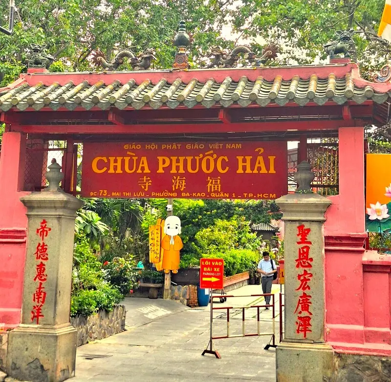 Ch&ugrave;a Ngọc Ho&agrave;ng cầu con c&aacute;i t&igrave;nh duy&ecirc;n thi&ecirc;ng bậc nhất TP.HCM 2