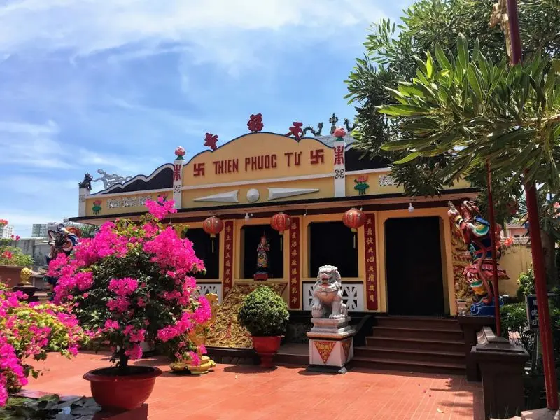 Ch&ugrave;a Thi&ecirc;n Phước Thủ Đức: Ng&ocirc;i ch&ugrave;a cổ hơn 200 năm tuổi 4