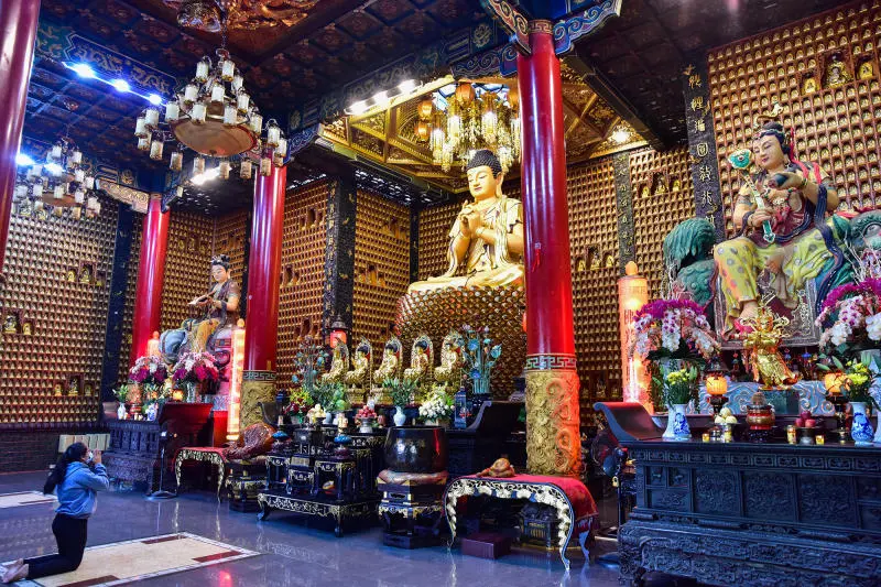 Ch&ugrave;a Vạn Phật, ng&ocirc;i ch&ugrave;a sở hữu 10000 tượng Phật độc đ&aacute;o 5