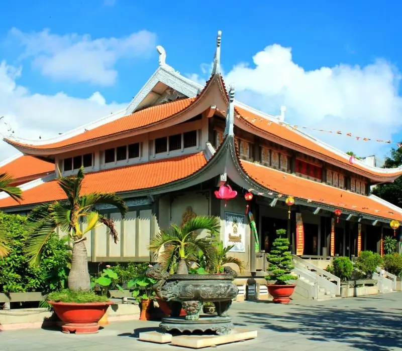 Ch&ugrave;a Vĩnh Nghi&ecirc;m, ng&ocirc;i ch&ugrave;a linh thi&ecirc;ng giữa l&ograve;ng S&agrave;i G&ograve;n 2