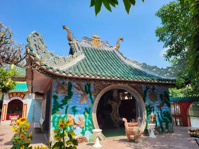 Có ngôi miếu nổi Gò Vấp bình yên giữa dòng sông Vàm Thuật 10