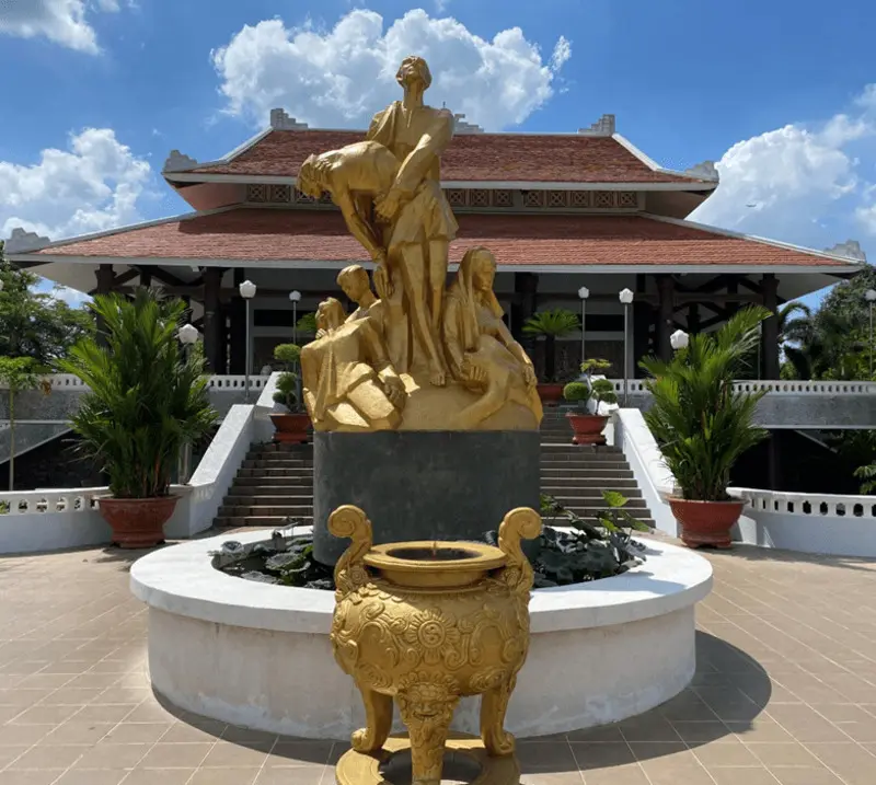 Đền Tưởng niệm Bến Nọc: Dấu ấn bi tr&aacute;ng một thời m&aacute;u lửa 5