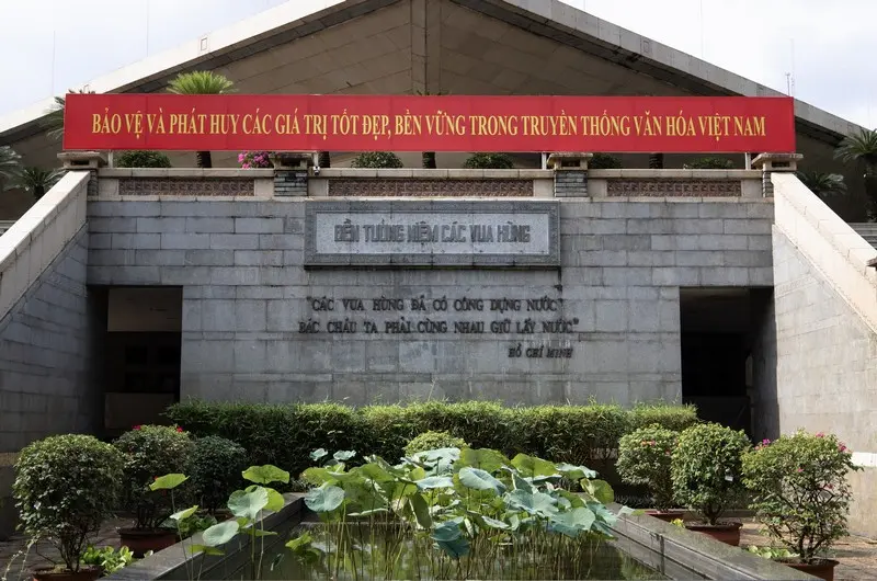 Đền Tưởng niệm c&aacute;c Vua H&ugrave;ng Quận 9 linh thi&ecirc;ng giữa l&ograve;ng S&agrave;i G&ograve;n 2