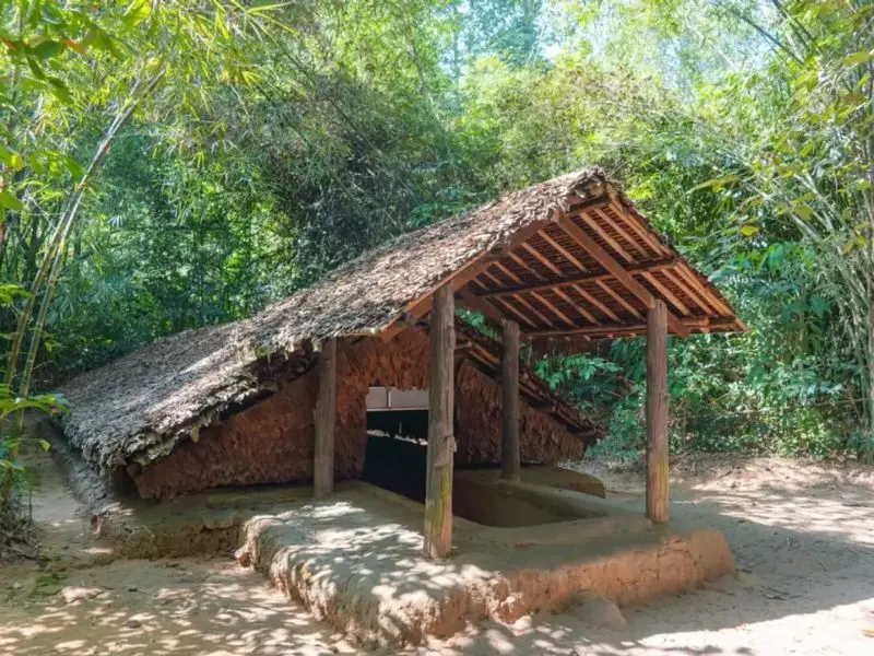 Địa đạo Bến Đ&igrave;nh Củ Chi: H&agrave;nh tr&igrave;nh kh&aacute;m ph&aacute; đường hầm lịch sử Việt Nam 2