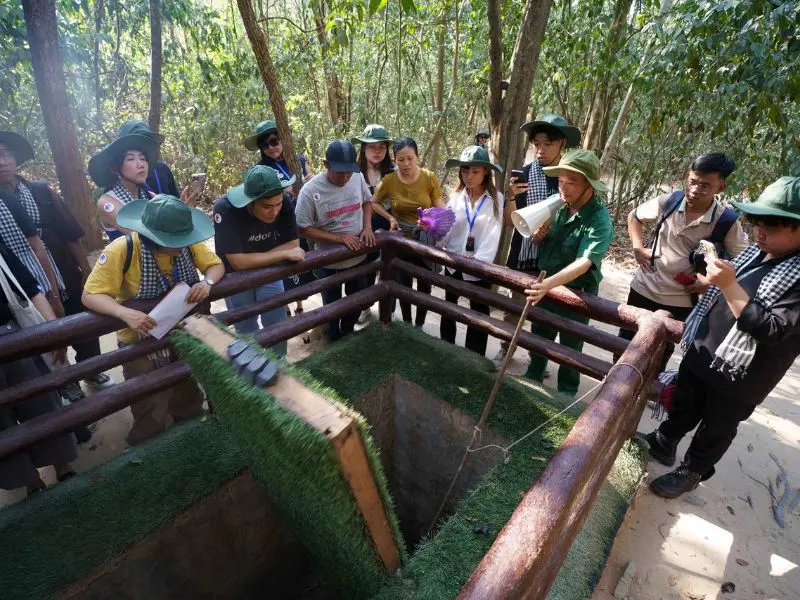 Địa đạo Bến Đ&igrave;nh Củ Chi: H&agrave;nh tr&igrave;nh kh&aacute;m ph&aacute; đường hầm lịch sử Việt Nam 4