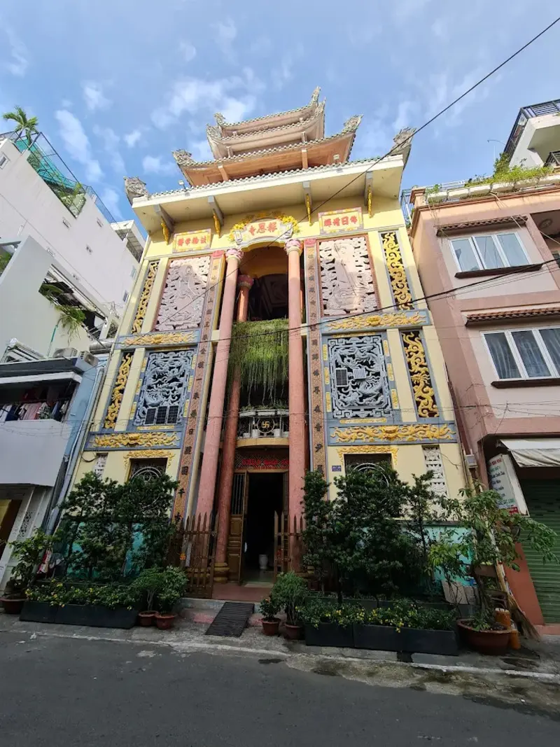 Gh&eacute; thăm ch&ugrave;a B&aacute;o &Acirc;n, kh&ocirc;ng gian linh thi&ecirc;ng v&agrave; cổ k&iacute;nh 2