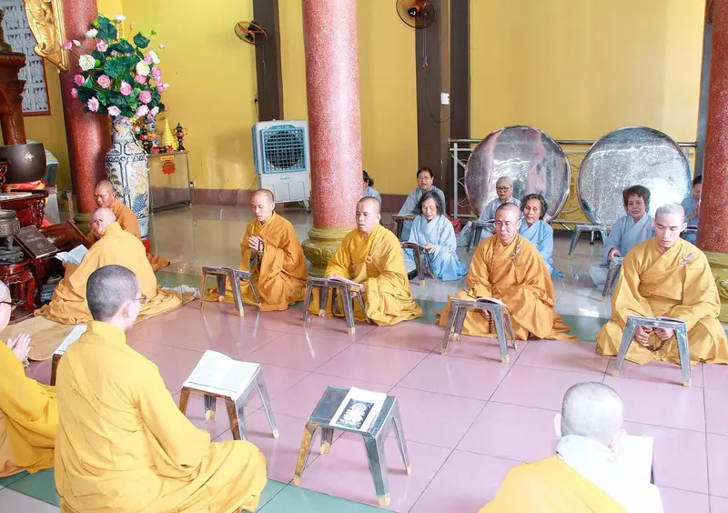 Gh&eacute; thăm ch&ugrave;a B&aacute;o &Acirc;n, kh&ocirc;ng gian linh thi&ecirc;ng v&agrave; cổ k&iacute;nh 6
