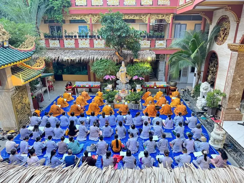 Ghé thăm chùa Hưng Phước, không gian thanh tịnh giữa lòng thành phố 4