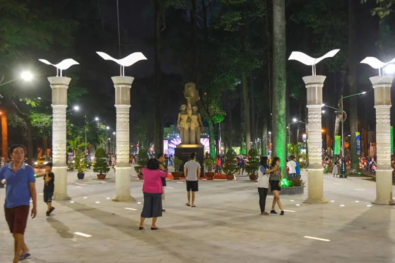 Gh&eacute; thăm c&ocirc;ng vi&ecirc;n Văn Lang v&agrave; những trải nghiệm th&uacute; vị 8