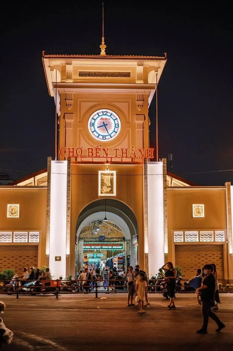 Kh&aacute;m ph&aacute; chợ Bến Th&agrave;nh, biểu tượng l&acirc;u đời của S&agrave;i G&ograve;n 20