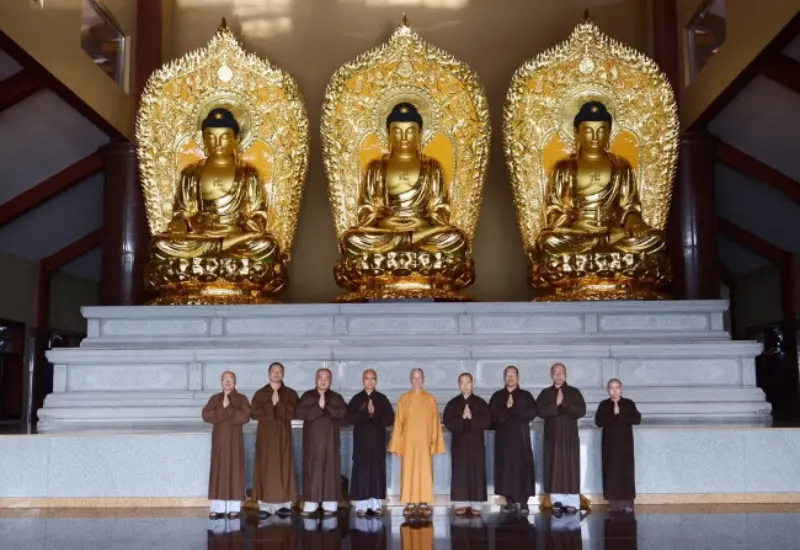 Kh&aacute;m ph&aacute; ch&ugrave;a Phật c&ocirc; đơn b&igrave;nh y&ecirc;n giữa nhịp sống đ&ocirc; thị 2