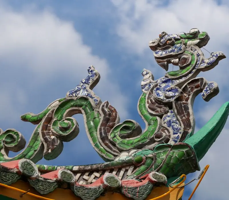 Khám phá ngôi chùa An Phú đầy độc đáo từ miểng sành tại Quận 8 11
