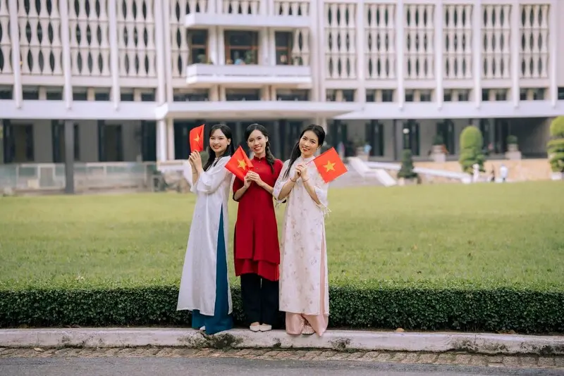 Kinh nghiệm tham quan Dinh Độc Lập, biểu tượng của thống nhất v&agrave; h&ograve;a b&igrave;nh 21