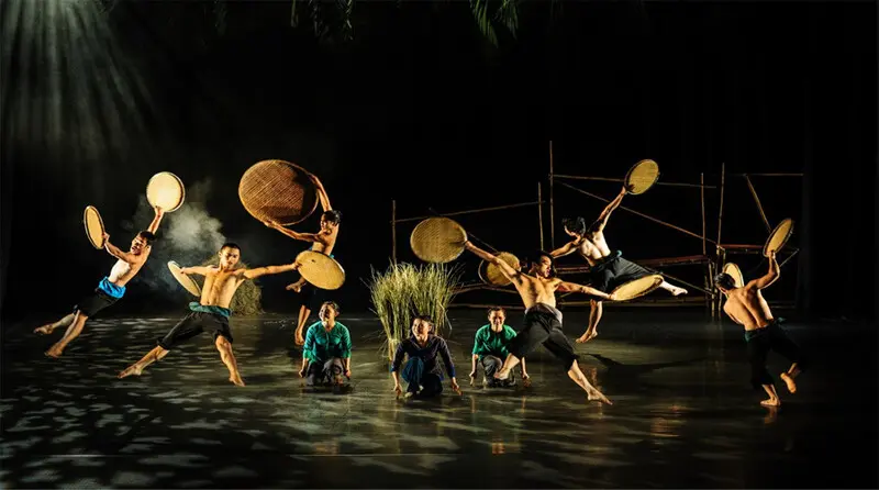 Nh&agrave; h&aacute;t Th&agrave;nh phố HCM: Nơi giao thoa giữa kiến tr&uacute;c v&agrave; nghệ thuật 8