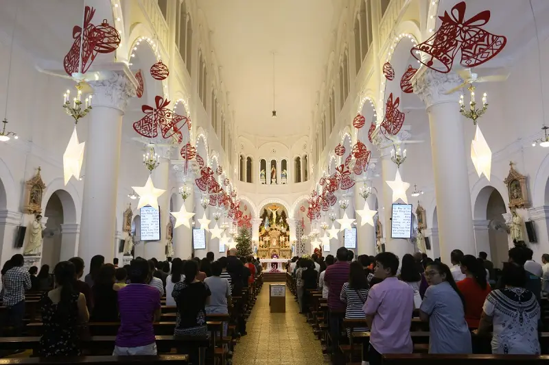 Nhà thờ Tân Định với màu hồng đặc trưng giữa lòng Sài Gòn 17