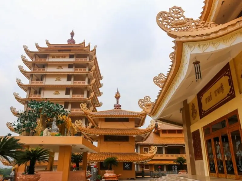 Ph&aacute;p viện Minh Đăng Quang - Ng&ocirc;i ch&ugrave;a thi&ecirc;ng giữa l&ograve;ng S&agrave;i G&ograve;n 3