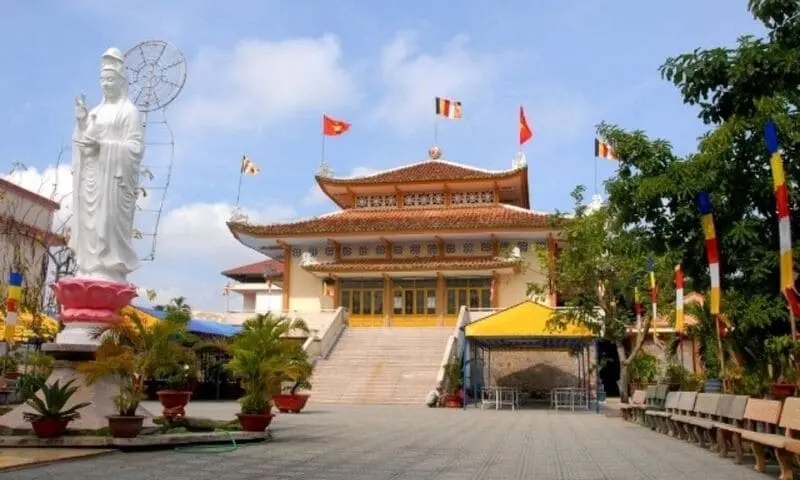 T&igrave;m về 10 ng&ocirc;i ch&ugrave;a quận 9 an y&ecirc;n v&agrave; linh thi&ecirc;ng nhất 4