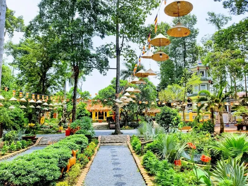 T&igrave;m về 10 ng&ocirc;i ch&ugrave;a quận 9 an y&ecirc;n v&agrave; linh thi&ecirc;ng nhất 10
