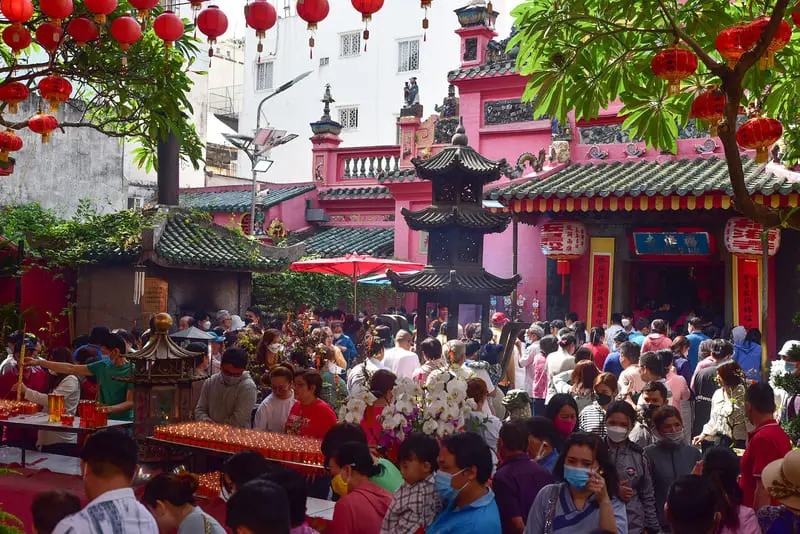 Top 12 ngôi chùa cầu tài lộc ở Sài Gòn nổi tiếng linh thiêng 2