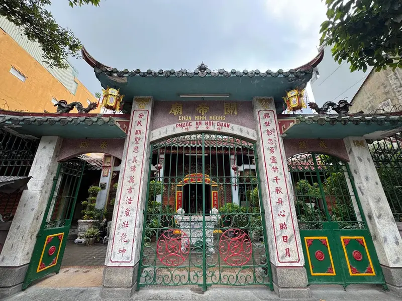 Top 12 ngôi chùa cầu tài lộc ở Sài Gòn nổi tiếng linh thiêng 7