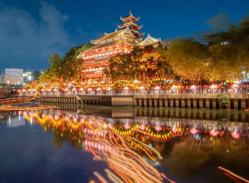 Top 12 ngôi chùa cầu tài lộc ở Sài Gòn nổi tiếng linh thiêng 11