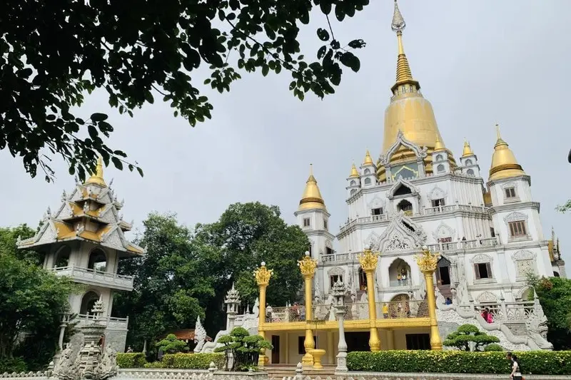 Top 12 ngôi chùa cầu tài lộc ở Sài Gòn nổi tiếng linh thiêng 9