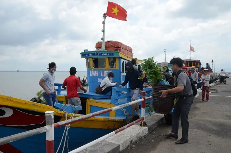 X&atilde; đảo Thạnh An xanh ngắt trước biển xanh hiền h&ograve;a 6
