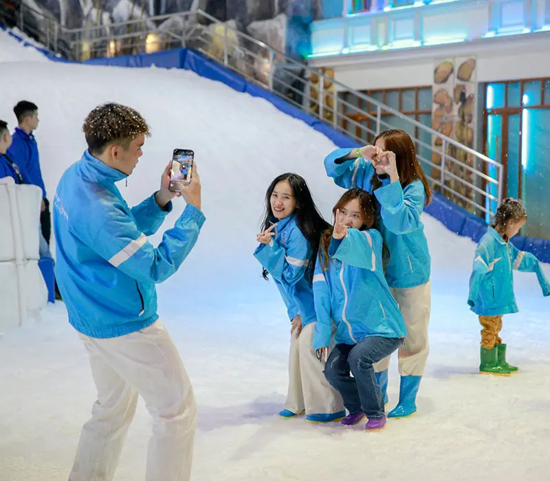 Khu vui chơi tuyết Snow Town Sài Gòn, thiên đường tuyết giữa lòng thành phố