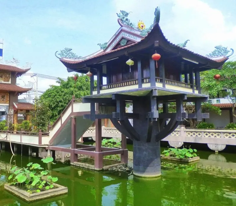 Tham quan ngôi Chùa Một Cột Thủ Đức Nam Thiên Nhất Trụ