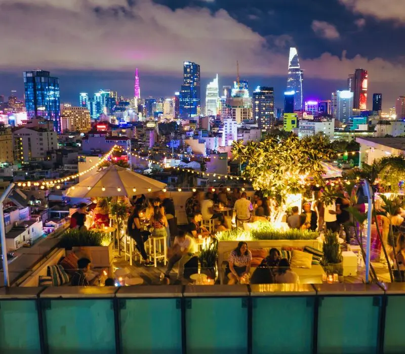 Banana Mama Rooftop Bar & Kitchen Saigon: View đẹp, vibe chất