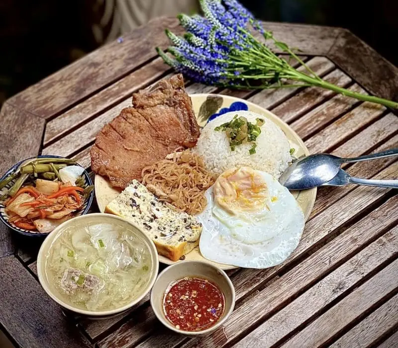 Cà phê Đỗ Phủ - Cơm tấm Đại Hàn, giao lộ ẩm thực và lịch sử