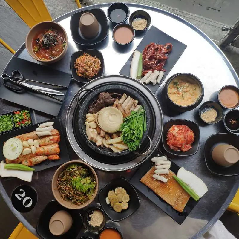 6 qu&aacute;n l&ograve;ng b&ograve; nướng H&agrave;n Quốc thơm ngon, b&eacute;o ngậy 2