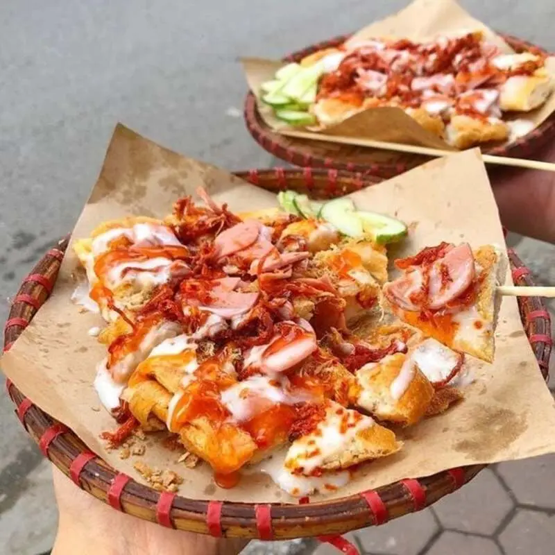 8 qu&aacute;n b&aacute;nh m&igrave; nướng muối ớt g&oacute;i trọn hương vị đường phố S&agrave;i G&ograve;n 2