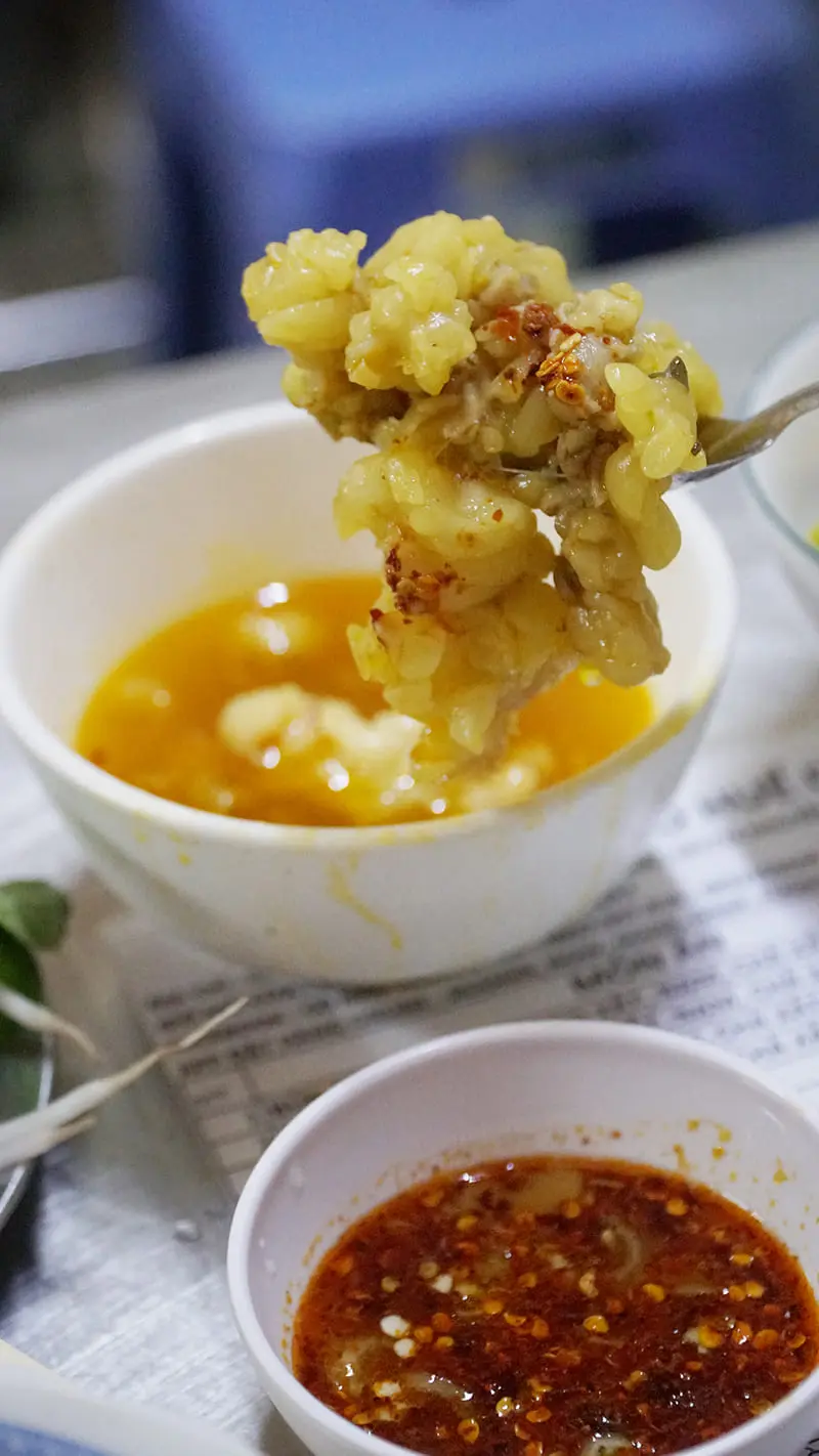 B&uacute;n b&ograve; Huế mỡ nổi c&ocirc; Như thơm b&eacute;o n&uacute;p hẻm Quận 3 8